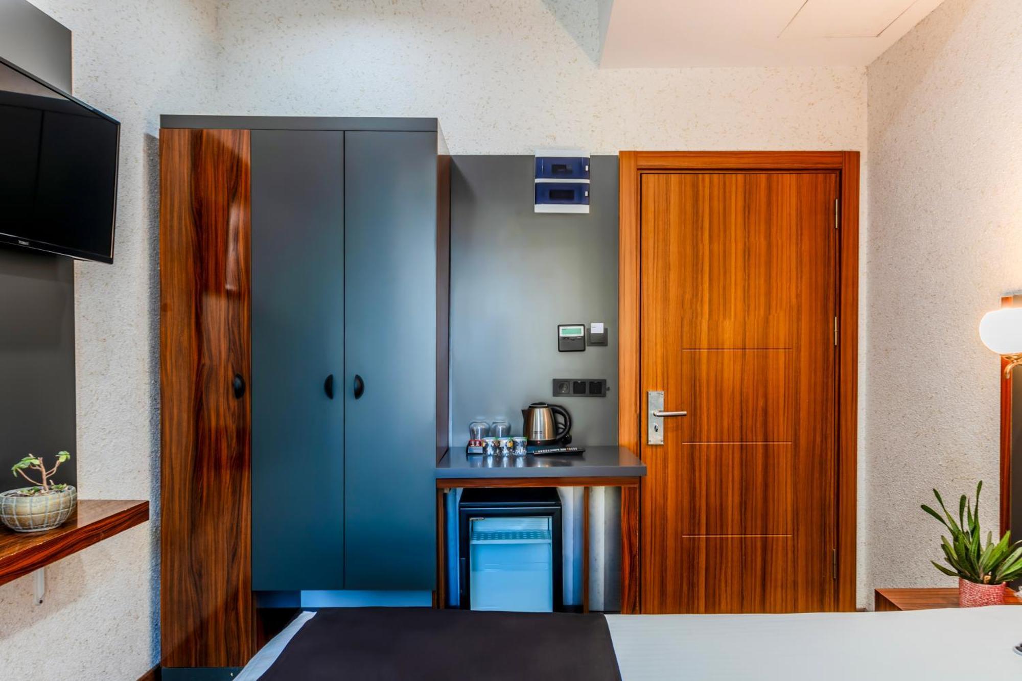 Hotel Med Airport 4*